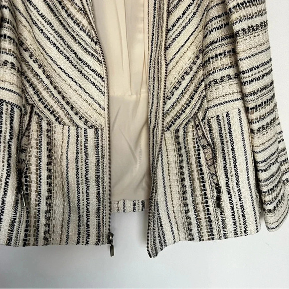 Chico’s Tweed Jacket Size 3 (16-18) Stripped Blazer Zip Closure Side Pockets - Picture 12 of 16